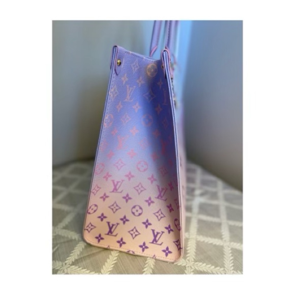 LOUIS VUITTON ONTHEGO GM IN SUNRISE PASTEL - Picture 6 of 10